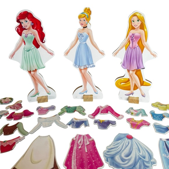 Disney Princess Magnetic Dress-Up Set - 68 pieces - Picture 2 of 12